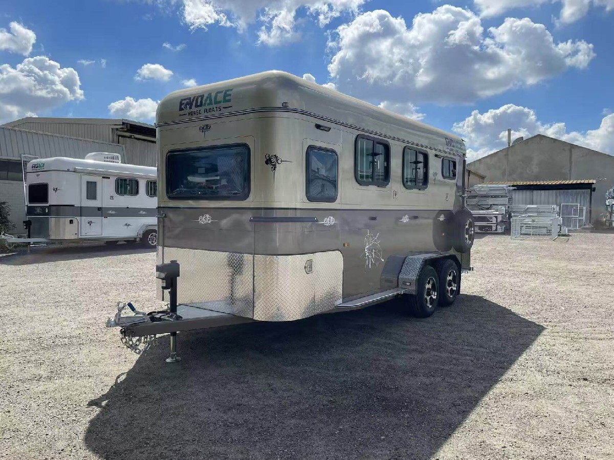 V210 2HAL Compact Camper WB